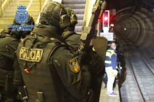 Simulacro terrorista en la estación de Metrovalencia de Ángel Guimerá